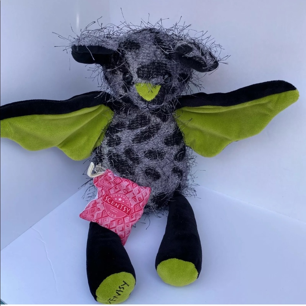 Scentsy Buddy Vlad The Bat with Scent Pak